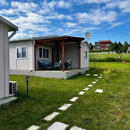 къщички Sunrise Holiday park Tsarevo